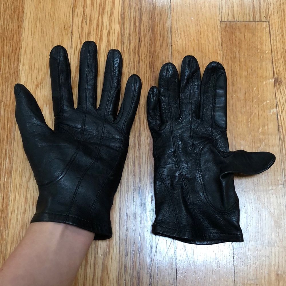 Leather gloves